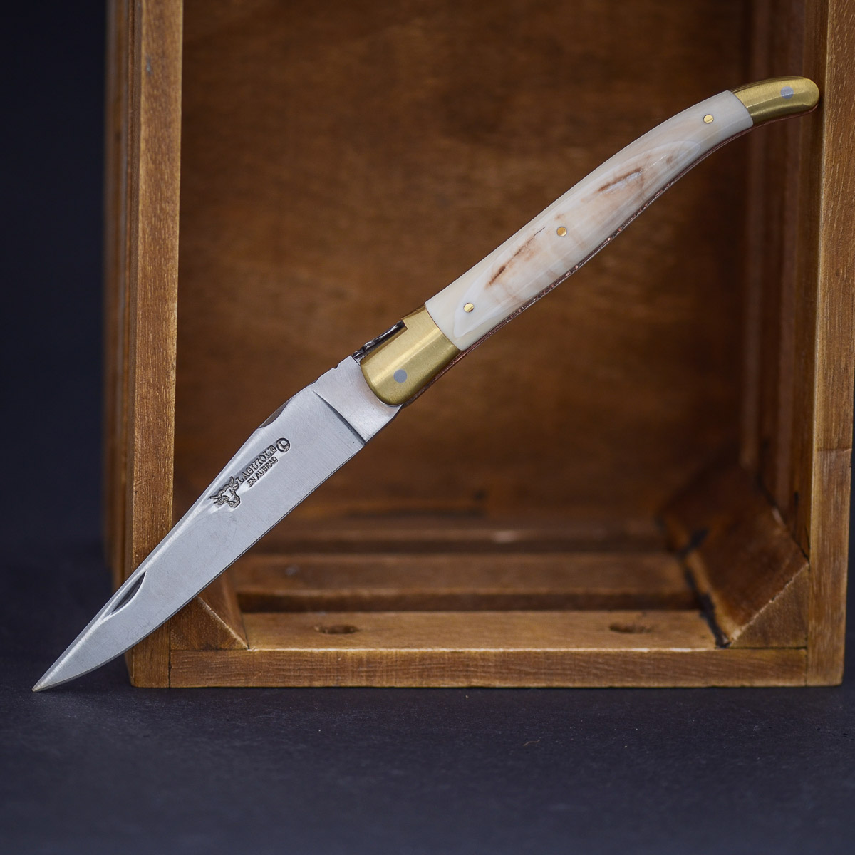 Laguiole en Aubrac 12 cm Premium Warzenschweinzahn  Waffe, Klinge, Messer