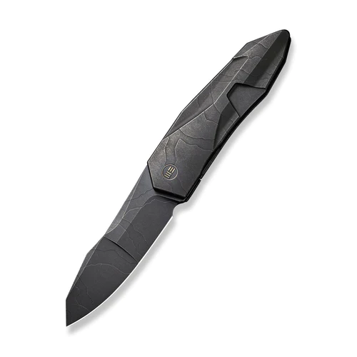 WE Knife Solid Titan Black Stonewashed mit Ätzmuster 
