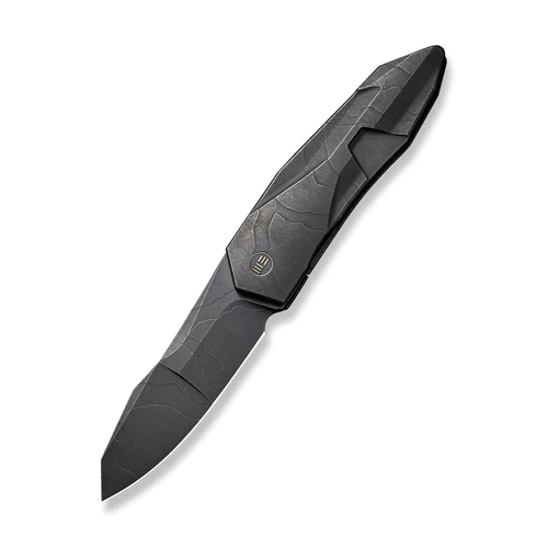 WE Knife Solid Titan Black Stonewashed mit Ätzmuster WE Knife Solid Titan Black Stonewashed mit Ätzmuster