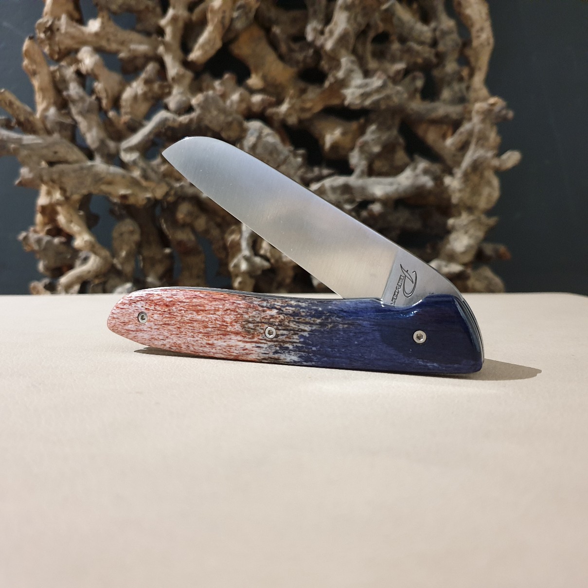 Lo8-Griffe Giraffenknochen aktuelles Modell