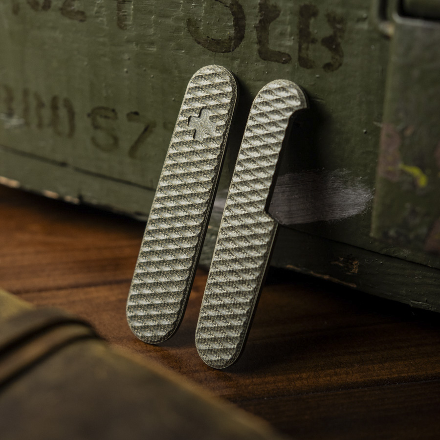 Daily Customs 91.2 Cross Cut Micarta Green - Knife Lounge Exclusive  Zubehor, Riemen
