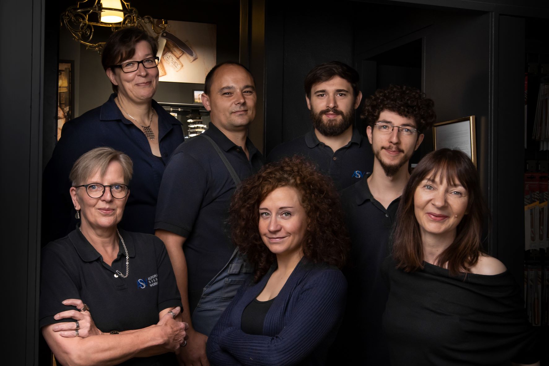 Das gesamte Team der Altonaer Silberwerkstatt und Knife Lounge bestehend aus sieben Personen