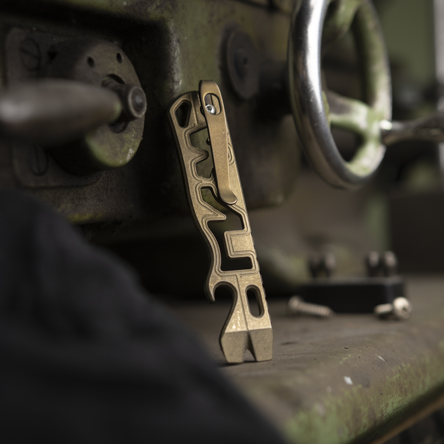 Lynch All Access Pass v1.8 "Ultralight" Prybar - Bronze Lynch All Access Pass v1.8 "Ultralight" Prybar - Bronze
