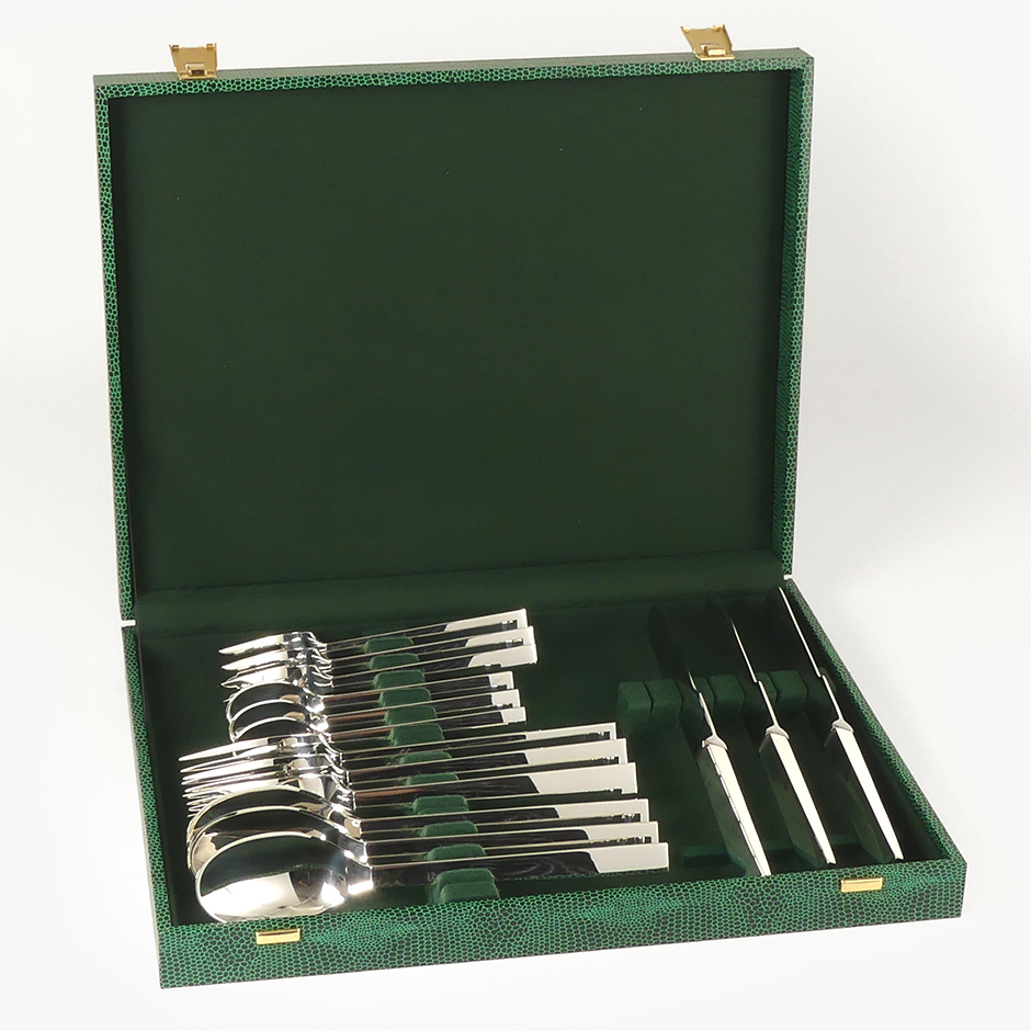 Cutlery case for 30 pieces