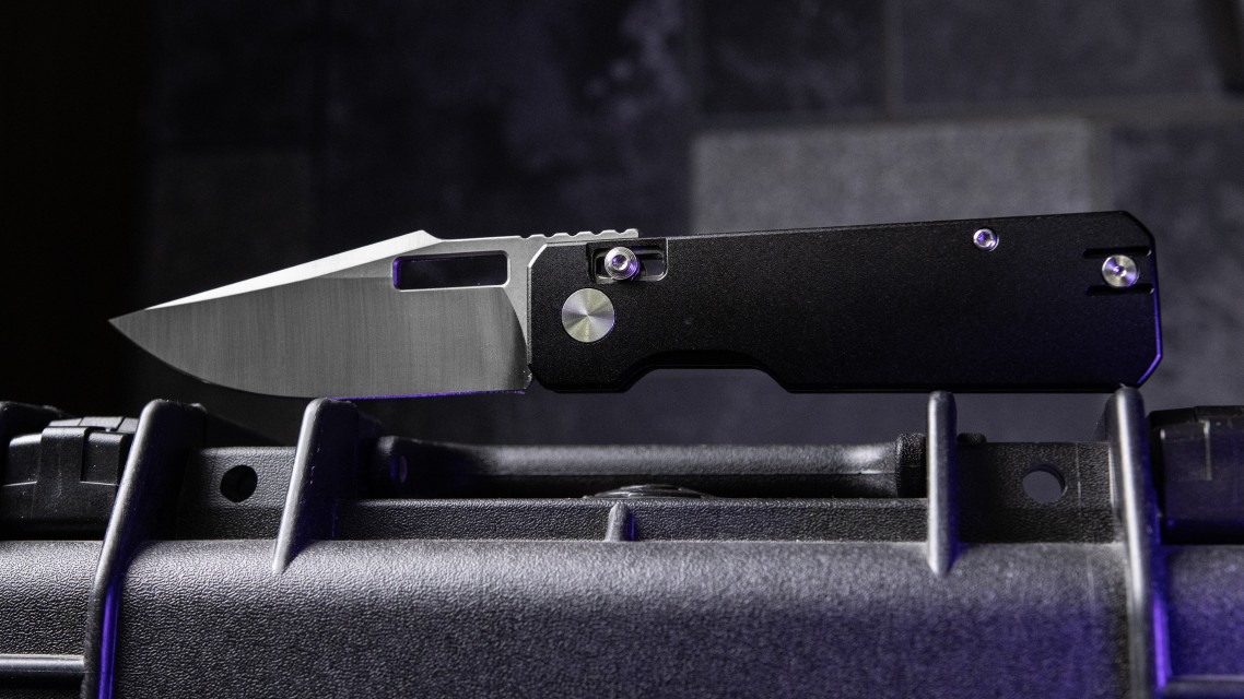 Vero Engineering Aura pocket knife