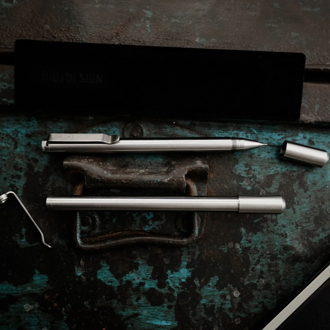 Big Idea Design PHX-Pen : A Timeless Stainless Steel Pen Big Idea Design PHX-Pen : A Timeless Stainless Steel Pen